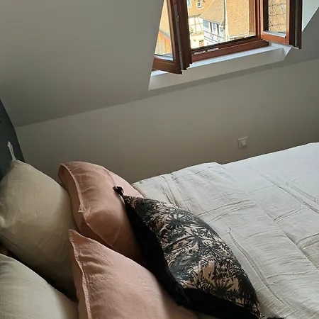 L'adresse - Rempart Sud - Avec Garage Prive Lägenhet