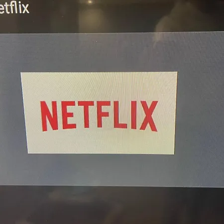 L'adresse - Rempart Sud - Avec Garage Prive